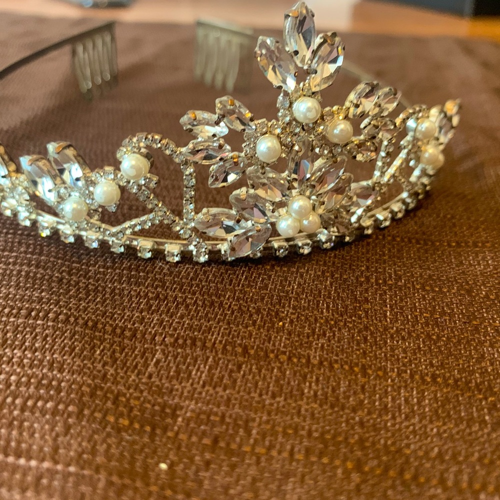 Pearl Crown